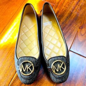 Michael kors brown leather lillie moc flats like new